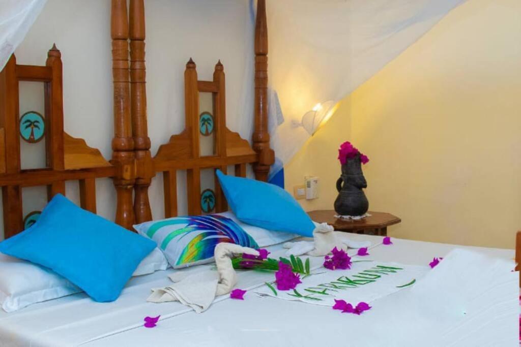 Tembo Beach Cottage Malindi Exterior foto